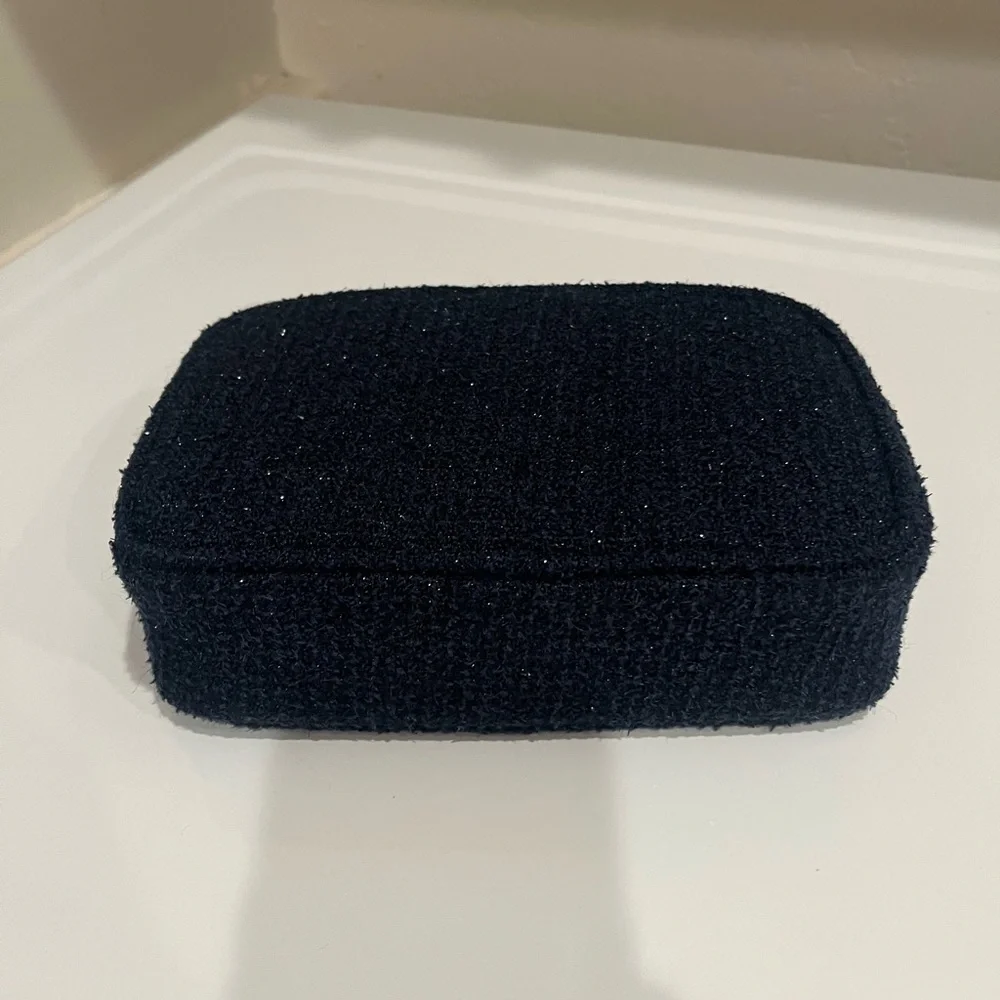 CHANEL MAKEUP POUCH limited edition for the holiday 2025